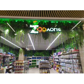 Оформление витрин магазинов искусственными растениями