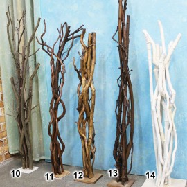 Ствол дерева из волнистых природных веток