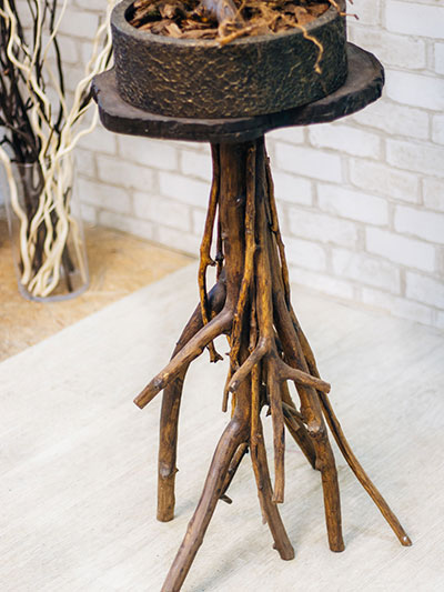 Деревянные подставки для комнатных растений и цветов