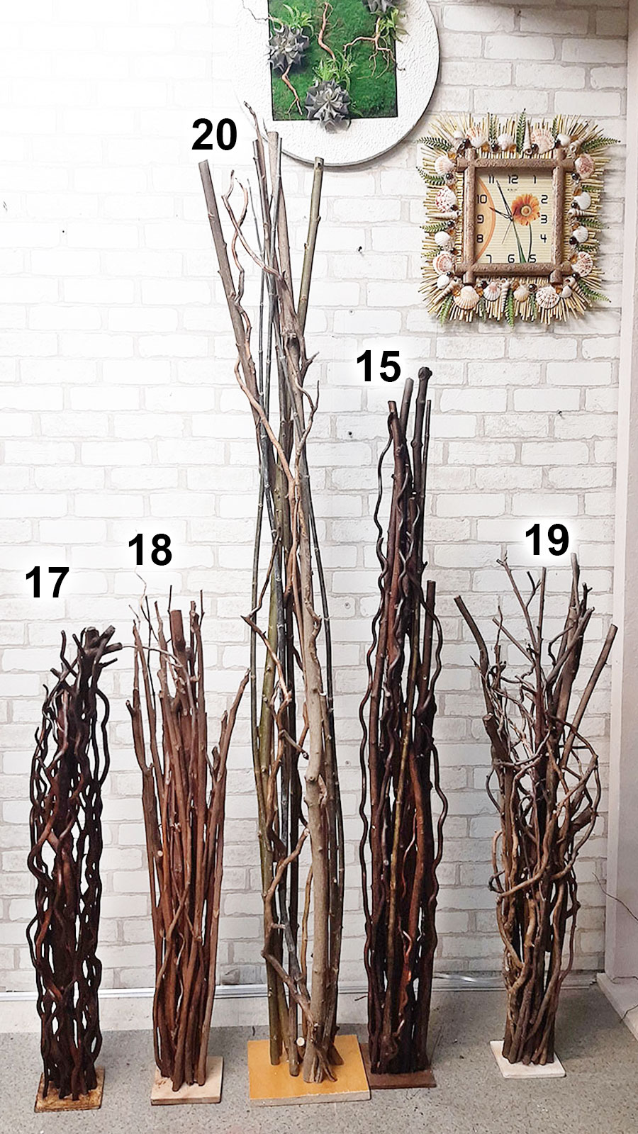 Ствол дерева из волнистых природных веток